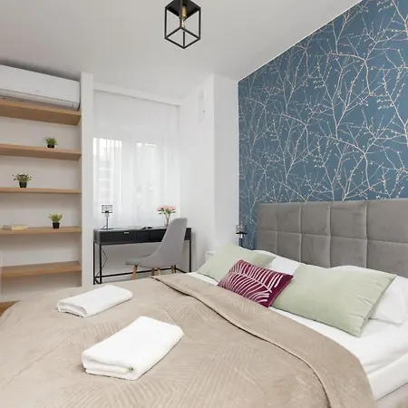 Stylish Heart Of By Renters Appartement Varsovie